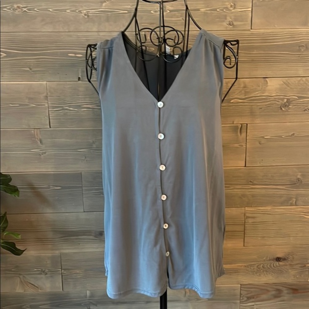 Blue/Grey Sleeveless Button-Down Top